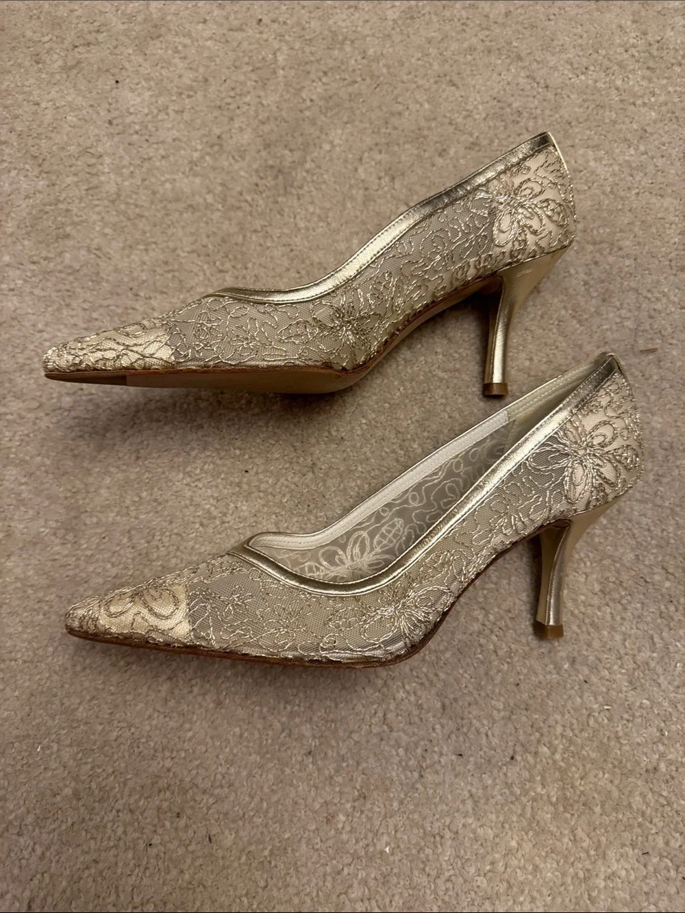 Stuart Weitzman Champagne Lace Pointed-Toe Heels (vintage 1998-2002)